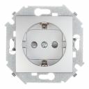 Розетка Simon 15 встраиваемая алюминий со шторками (1591443-033) Розетка Simon 15 встраиваемая алюминий со шторками (1591443-033)