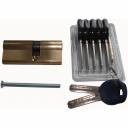 Размер цилиндрового механизма для комплектации врезного замка определяется глубиной двери. Данная модель помимо 5 основных ключей имеет 2 монтажных ключа, которые можно использовать во время ремонта. После перекодировки цилиндрового механизма использование монтажных ключей становится невозможно. Инструкция по использованию ключей: Ключи с синей головкой (5 шт.) являются постоянными. Ключи с красной головкой (2 шт.) являются временными (монтажными). Временные ключи предназначены для специалистов, осуществляющих монтаж замка, и служат для первоначального использования. Один из постоянных ключей отличается специальной выемкой и является перекодировочным для отмены действия временных ключей. Рекомендуем постоянные ключи хранить исключительно у владельца. После монтажа и проверки замка, вставьте перекодировочный ключ (с выемкой) и поверните его на 360°. Временные ключи станут нерабочими, постоянные ключи (включая перекодировочный) сохранят работоспособность. Перекодировочный ключ применяйте только после использования временных ключей. Размер цилиндрового механизма для комплектации врезного замка определяется глубиной двери. Данная модель помимо 5 основных ключей имеет 2 монтажных ключа, которые можно использовать во время ремонта. После перекодировки цилиндрового механизма использование монтажных ключей становится невозможно. Инструкция по использованию ключей: Ключи с синей головкой (5 шт.) являются постоянными. Ключи с красной головкой (2 шт.) являются временными (монтажными). Временные ключи предназначены для специалистов, осуществляющих монтаж замка, и служат для первоначального использования. Один из постоянных ключей отличается специальной выемкой и является перекодировочным для отмены действия временных ключей. Рекомендуем постоянные ключи хранить исключительно у владельца. После монтажа и проверки замка, вставьте перекодировочный ключ (с выемкой) и поверните его на 360°. Временные ключи станут нерабочими, постоянные ключи (включая перекодировочный) сохранят работоспособность. Перекодировочный ключ применяйте только после использования временных ключей.