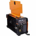 Современный цифровой универсальный инверторный сварочный аппарат Redbo Pulse MIG-225 предназначен для: - высококачественной полуавтоматической сварки в среде защитных газов, безгазовой сварки самозащитной проволокой и ручной дуговой сварки штучным электродом с покрытием; - сварки черных металлов, чугуна, нержавеющих сталей и их сплавов постоянным током до 200 А.; Также при использовании импульсного режима аппарат может сваривать нержавеющие стали, алюминиевые сплавы и изделия из тонколистового металла. В целом, Redbo Pulse MIG-225 обеспечивает высокое качество сварного шва и подходит как для профессионального использования, так и для бытовых нужд. Современный цифровой универсальный инверторный сварочный аппарат Redbo Pulse MIG-225 предназначен для: - высококачественной полуавтоматической сварки в среде защитных газов, безгазовой сварки самозащитной проволокой и ручной дуговой сварки штучным электродом с покрытием; - сварки черных металлов, чугуна, нержавеющих сталей и их сплавов постоянным током до 200 А.; Также при использовании импульсного режима аппарат может сваривать нержавеющие стали, алюминиевые сплавы и изделия из тонколистового металла. В целом, Redbo Pulse MIG-225 обеспечивает высокое качество сварного шва и подходит как для профессионального использования, так и для бытовых нужд.