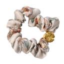 Резинка для волос шелковая Mollen Лазоревый цветок жемчужно-белая Резинка для волос шелковая Mollen Лазоревый цветок жемчужно-белая