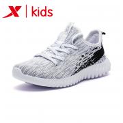 Xtep XTEP детская спортивная обувь для мальчиков в большой детской сетке дышащая легкая кроссовка 682115119777 белый черный 35 Xtep XTEP детская спортивная обувь для мальчиков в большой детской сетке дышащая легкая кроссовка 682115119777 белый черный 35