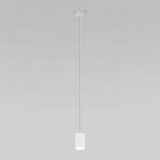 Подвесной светильник Eurosvet - 50248/1 led / белый a061424 поможет создать качественное акцентное освещение квартиры, кафе или магазина. С помощью регулировки высоты подвеса имеется возможность размещать светильники на разных уровнях, создавая уникальные световые композиции. Источником света являются экономичные COB светодиоды с мощностью 5 Вт и цветовой температурой 4200 К, обладающие высокой светоотдачей и излучающие равномерный световой поток 290 лм. Корпус светильника изготовлен из прочного металла, который надежно защищает внутренний механизм от повреждений. Подвесной светильник Eurosvet - 50248/1 led / белый a061424 поможет создать качественное акцентное освещение квартиры, кафе или магазина. С помощью регулировки высоты подвеса имеется возможность размещать светильники на разных уровнях, создавая уникальные световые композиции. Источником света являются экономичные COB светодиоды с мощностью 5 Вт и цветовой температурой 4200 К, обладающие высокой светоотдачей и излучающие равномерный световой поток 290 лм. Корпус светильника изготовлен из прочного металла, который надежно защищает внутренний механизм от повреждений.