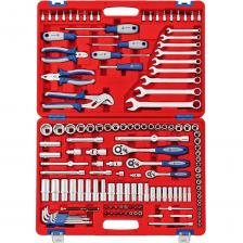 Набор подойдёт в качестве надёжного помощника для любого автомобиля в дороге, для работы в гараже, а также в любой мастерской или станции ТО.Кейс: PE-HD пластик, ABS пластик (декоративные накладки), замки металлические, тип фиксатора CLIP-LOCKРазмеры 575x410x100 ммМатериалы – сталь Cr-V, сталь Cr-Mo, сталь S2, хром, конструкционная сталь, пластик PP, TPR+PP (рукояти) Набор подойдёт в качестве надёжного помощника для любого автомобиля в дороге, для работы в гараже, а также в любой мастерской или станции ТО.Кейс: PE-HD пластик, ABS пластик (декоративные накладки), замки металлические, тип фиксатора CLIP-LOCKРазмеры 575x410x100 ммМатериалы – сталь Cr-V, сталь Cr-Mo, сталь S2, хром, конструкционная сталь, пластик PP, TPR+PP (рукояти)