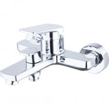 Простые понятные формы и прямые линии смесителя для ванны Ever создают стильный лаконичный дизайн, который станет гармоничным продолжением интерьера. Ручка с тонкой кромкой выглядит изящно, удобно ложится в руку, делая использование смесителя комфортным. Керамический дивертор надежно и мягко переключает поток воды с излива на лейку даже при минимальном давлении воды в трубах. Без душевых аксессуаров в комплекте. Смеситель IDDIS® прослужит долго благодаря надежному корпусу из прочной латуни, стойкому к коррозии, резким изменениям давления и перепадам температуры воды. Плавный ход ручки и абсолютная точность регулировки температуры и напора воды — за счет качественного керамического картриджа (прошел тестирование на жизненный цикл по европейскому стандарту EN817). Ровный и мягкий поток воды без брызг благодаря силиконовому аэратору Neoperl®. Легко чистится от известкового налета простым движением пальца. Простые понятные формы и прямые линии смесителя для ванны Ever создают стильный лаконичный дизайн, который станет гармоничным продолжением интерьера. Ручка с тонкой кромкой выглядит изящно, удобно ложится в руку, делая использование смесителя комфортным. Керамический дивертор надежно и мягко переключает поток воды с излива на лейку даже при минимальном давлении воды в трубах. Без душевых аксессуаров в комплекте. Смеситель IDDIS® прослужит долго благодаря надежному корпусу из прочной латуни, стойкому к коррозии, резким изменениям давления и перепадам температуры воды. Плавный ход ручки и абсолютная точность регулировки температуры и напора воды — за счет качественного керамического картриджа (прошел тестирование на жизненный цикл по европейскому стандарту EN817). Ровный и мягкий поток воды без брызг благодаря силиконовому аэратору Neoperl®. Легко чистится от известкового налета простым движением пальца.