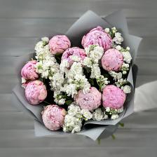 Букет живых цветов БУКЕТ МАРКЕТ ДАРИТЕ С УДОВОЛЬСТВИЕМ Букет из розовых пионов и белой маттиолы Букет живых цветов БУКЕТ МАРКЕТ ДАРИТЕ С УДОВОЛЬСТВИЕМ Букет из розовых пионов и белой маттиолы