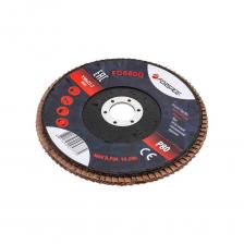 Лепестковый круг торцевого типа с керамическим зерном предназначен для полировки, зачистки и шлифовки различных металлических поверхностей. Зернистость P80 обеспечивает оптимальный баланс между агрессивностью и точностью обработки.Диаметр круга 150 мм позволяет достигать высокой производительности, особенно при работе с большими площадями. Посадочный размер 22,2 мм совместим с большинством моделей УШМ. Прочный корпус и усиленная основа защищают круг от повреждений, гарантируя безопасность и стабильную работу.ПреимуществаКерамический корунд — в 3 раза более долговечен по сравнению с обычными абразивными материалами.Высокая производительность — диаметр 150 мм позволяет быстро обрабатывать большие поверхности.Прочная усиленная подложка — защищает от разрушения и повышает срок службы круга.Эластичные лепестки — идеально повторяют форму рельефных поверхностей, обеспечивая равномерную обработку.Зернистость P80 — подходит для зачистки, выравнивания плоскостей и работы со сварочными швами.Универсальность применения — подходит для УШМ, используется на производстве, в строительстве и при ремонте. Лепестковый круг торцевого типа с керамическим зерном предназначен для полировки, зачистки и шлифовки различных металлических поверхностей. Зернистость P80 обеспечивает оптимальный баланс между агрессивностью и точностью обработки.Диаметр круга 150 мм позволяет достигать высокой производительности, особенно при работе с большими площадями. Посадочный размер 22,2 мм совместим с большинством моделей УШМ. Прочный корпус и усиленная основа защищают круг от повреждений, гарантируя безопасность и стабильную работу.ПреимуществаКерамический корунд — в 3 раза более долговечен по сравнению с обычными абразивными материалами.Высокая производительность — диаметр 150 мм позволяет быстро обрабатывать большие поверхности.Прочная усиленная подложка — защищает от разрушения и повышает срок службы круга.Эластичные лепестки — идеально повторяют форму рельефных поверхностей, обеспечивая равномерную обработку.Зернистость P80 — подходит для зачистки, выравнивания плоскостей и работы со сварочными швами.Универсальность применения — подходит для УШМ, используется на производстве, в строительстве и при ремонте.