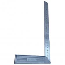 300мм Угольник столярный W0261C/Wynns Tools предназначен для проверки и разметки прямых углов у обрабатываемых заготовок и изделий. Линейка выполнена из высококачественной закаленной стали, которая придает инструменту высокую прочность и износостойкость. Ручка из легкого сплава обеспечивает удобство работы. Для удобства использования разметка нанесена как на внутреннюю, так и на внешнюю сторону угольника. Угольник используется при выполнении столярных, слесарных или строительных работ. Позволяет осуществлять разметку поверхностей, а так же контролировать внутренние и внешние прямые углы деталей и соединений. Характеристики:Длина внешней части (мм): 300Длина внутренней части (мм): 280Материал: закаленная стальПрименение: для столярных, слесарных или строительных работ 300мм Угольник столярный W0261C/Wynns Tools предназначен для проверки и разметки прямых углов у обрабатываемых заготовок и изделий. Линейка выполнена из высококачественной закаленной стали, которая придает инструменту высокую прочность и износостойкость. Ручка из легкого сплава обеспечивает удобство работы. Для удобства использования разметка нанесена как на внутреннюю, так и на внешнюю сторону угольника. Угольник используется при выполнении столярных, слесарных или строительных работ. Позволяет осуществлять разметку поверхностей, а так же контролировать внутренние и внешние прямые углы деталей и соединений. Характеристики:Длина внешней части (мм): 300Длина внутренней части (мм): 280Материал: закаленная стальПрименение: для столярных, слесарных или строительных работ