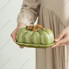 Зеленая керамическая тарелка Зеленая керамическая тарелка