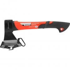 Топор Matrix 21411 длиной 360 мм, с рабочей частью весом 600 г и эргономичной фибергласовой рукояткой, используется для колки дров, заострения колышков, вырубки кустов, рубки сучьев, а также выполнения других работ. Полукруглое лезвие в сочетании с оптимальным соотношением длины и веса упрощает работу. Инструмент используется для решения бытовых задач. Преимущества Долговечность — кованое полотно из прочной стали 45 прошло зонную закалку токами высокой частоты до твердости 50-55 HRC, поэтому долго сохраняет остроту, режущая кромка прошла прецизионную заточку на станке с ЧПУ. Эргономичность — двухкомпонентная рукоятка обеспечивает удобный хват и не выскальзывает из рук. Безопасное хранение и транспортировка — топор поставляется с защитной пластиковой накладкой на лезвии. Удобное размещение в зоне хранения — в рукоятке предусмотрено отверстие под подвес. Топор Matrix 21411 длиной 360 мм, с рабочей частью весом 600 г и эргономичной фибергласовой рукояткой, используется для колки дров, заострения колышков, вырубки кустов, рубки сучьев, а также выполнения других работ. Полукруглое лезвие в сочетании с оптимальным соотношением длины и веса упрощает работу. Инструмент используется для решения бытовых задач. Преимущества Долговечность — кованое полотно из прочной стали 45 прошло зонную закалку токами высокой частоты до твердости 50-55 HRC, поэтому долго сохраняет остроту, режущая кромка прошла прецизионную заточку на станке с ЧПУ. Эргономичность — двухкомпонентная рукоятка обеспечивает удобный хват и не выскальзывает из рук. Безопасное хранение и транспортировка — топор поставляется с защитной пластиковой накладкой на лезвии. Удобное размещение в зоне хранения — в рукоятке предусмотрено отверстие под подвес.