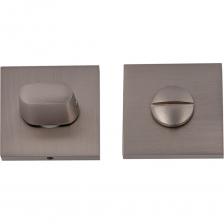 Сантехническая завертка-фиксатор для защелок, замков, задвижек изготовлена из сплава ЦАМ и имеет стойкое многослойное гальваническое покрытие. Устанавливается в дополнение к раздельным ручкам MARLOK на тонком квадратном основании. Размер 51х51 мм. Размер сечения квадрата - 6 мм. Сантехническая завертка-фиксатор для защелок, замков, задвижек изготовлена из сплава ЦАМ и имеет стойкое многослойное гальваническое покрытие. Устанавливается в дополнение к раздельным ручкам MARLOK на тонком квадратном основании. Размер 51х51 мм. Размер сечения квадрата - 6 мм.