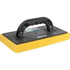 Рабочая часть изготовлена из пластмассы и целлюлозной губки которая особенно эффективна для уборки остатков эпоксидной затирки, толщина которой 30 мм. Эргономичная, контурная ручка. Благодаря насечкам быстрее собирает грязь с очистительной поверхности. Рабочая часть изготовлена из пластмассы и целлюлозной губки которая особенно эффективна для уборки остатков эпоксидной затирки, толщина которой 30 мм. Эргономичная, контурная ручка. Благодаря насечкам быстрее собирает грязь с очистительной поверхности.