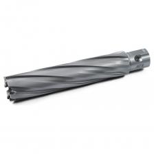 Сверло корончатое TCT AT-S TN11016 предназначено для магнитных сверлильных станков. С помощью держателя КМ/WELDON 19 - корончатое сверло адаптируется и на стационарные сверлильные станки.Сверло корончатое оснащено напайками из твердого сплава TCT. Обладает высокой износостойкостью и подойдет для сверления сталей, сверхпрочных сталей и сплавов, нержавейки, а также рельсов.Максимальная стойкость и оптимальная геометрия режущих кромок.Для сверления необходимо использовать центрирующий штифт (пилот, направляющая) размер 6.34x160 мм, в комплект поставки не входит и приобретается отдельно.Рекомендовано применять СОЖ для охлаждения.Внимание, изображение товара может отличаться от реального! Верные параметры указаны в технических характеристиках товара. Сверло корончатое TCT AT-S TN11016 предназначено для магнитных сверлильных станков. С помощью держателя КМ/WELDON 19 - корончатое сверло адаптируется и на стационарные сверлильные станки.Сверло корончатое оснащено напайками из твердого сплава TCT. Обладает высокой износостойкостью и подойдет для сверления сталей, сверхпрочных сталей и сплавов, нержавейки, а также рельсов.Максимальная стойкость и оптимальная геометрия режущих кромок.Для сверления необходимо использовать центрирующий штифт (пилот, направляющая) размер 6.34x160 мм, в комплект поставки не входит и приобретается отдельно.Рекомендовано применять СОЖ для охлаждения.Внимание, изображение товара может отличаться от реального! Верные параметры указаны в технических характеристиках товара.