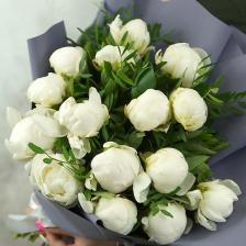Букет живых цветов БУКЕТ МАРКЕТ ДАРИТЕ С УДОВОЛЬСТВИЕМ Букет из 15 белых пионов с листьями фисташки Букет живых цветов БУКЕТ МАРКЕТ ДАРИТЕ С УДОВОЛЬСТВИЕМ Букет из 15 белых пионов с листьями фисташки