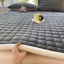 Мягкий односпальный флисовый наматрасник Мягкий односпальный флисовый наматрасник