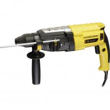 Hanskonner HRH0828H –универсальный трехрежимный перфоратор. Имеет классическую горизонтальную компоновку с продолговатым узким корпусом и небольшую массу.Модель оснащена двигателем мощностью 850 Вт и усиленным вакуумно-компрессионным механизмом, развивающим энергию удара – 3 Дж – это позволяет уверенно бурить отверстия диаметром до 28 мм в материалах различной твердости, включая кирпичную кладку, камень и бетон, а также использовать корончатые сверла больших диаметров (до 68 мм) Универсальность применения обеспечивают три режима работы: сверление, сверление с ударом, либо режим удара.Смена режимов происходит поворотом специального переключателя.Для безопасности пользователя в перфораторе установлена предохранительная кулачковая муфта SafetyClutch – она позволяет избежать обратного удара в случае заклинивания оснастки, а также страхует от повреждений сам инструмент.Важной особенностью модели Hanskonner HRH0828H является конструкция механизма реверса с поворотным щеткодержателем – данное техническое решение способствует увеличению срока службы щеток, а также позволяет развивать максимальные обороты на валу, как при прямом, так и реверсивном вращении.Сетевой кабель имеет резиновую изоляцию. Четырехметровая длина кабеля обеспечивает рабочую зону площадью до 50 квадратных метров. Шарнирное крепление кабеля обеспечивает его стойкость к изломам, способствуя долгому сроку службы. Инструмент штатно оснащается пластиковым кейсом для удобства хранения и транспортировки. Hanskonner HRH0828H –универсальный трехрежимный перфоратор. Имеет классическую горизонтальную компоновку с продолговатым узким корпусом и небольшую массу.Модель оснащена двигателем мощностью 850 Вт и усиленным вакуумно-компрессионным механизмом, развивающим энергию удара – 3 Дж – это позволяет уверенно бурить отверстия диаметром до 28 мм в материалах различной твердости, включая кирпичную кладку, камень и бетон, а также использовать корончатые сверла больших диаметров (до 68 мм) Универсальность применения обеспечивают три режима работы: сверление, сверление с ударом, либо режим удара.Смена режимов происходит поворотом специального переключателя.Для безопасности пользователя в перфораторе установлена предохранительная кулачковая муфта SafetyClutch – она позволяет избежать обратного удара в случае заклинивания оснастки, а также страхует от повреждений сам инструмент.Важной особенностью модели Hanskonner HRH0828H является конструкция механизма реверса с поворотным щеткодержателем – данное техническое решение способствует увеличению срока службы щеток, а также позволяет развивать максимальные обороты на валу, как при прямом, так и реверсивном вращении.Сетевой кабель имеет резиновую изоляцию. Четырехметровая длина кабеля обеспечивает рабочую зону площадью до 50 квадратных метров. Шарнирное крепление кабеля обеспечивает его стойкость к изломам, способствуя долгому сроку службы. Инструмент штатно оснащается пластиковым кейсом для удобства хранения и транспортировки.