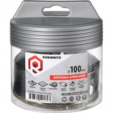 Алмазная коронка с центрирующим сверлом — для сверления керамогранита и плиткиПрофессиональная алмазная коронка предназначена для точного, быстрого и чистого сверления твёрдых керамических материалов. Оснащена центрирующим сверлом для идеального старта без смещения и системой водяного охлаждения, предотвращающей перегрев и продлевающей ресурс инструмента. Обеспечивает аккуратные отверстия без сколов даже на глазурованных поверхностях.Преимущества:Точный старт: центрирующее сверло исключает соскальзывание и повреждение поверхности.Чистое сверление: алмазная кромка и перфорация обеспечивают быстрое резание без сколов и трещин.Повышенный ресурс: алмазное напыление, нанесённое методом гальванической пайки, выдерживает абразивные нагрузки и сохраняет режущие свойства после сотен отверстий.Охлаждение: конструкция предусматривает водяное охлаждение для защиты инструмента и материала.Надёжность: цилиндрический хвостовик с тремя гранями предотвращает проворачивание в патроне.Подходит для сверления керамогранита, плитки, фаянса, фарфора и других плотных поверхностей.Идеальна для установки сантехники, розеток, выключателей, светильников и прокладки труб.Рекомендация: для достижения наилучшего результата и максимального ресурса инструмента обязательно используйте систему водяного охлаждения во время работы.Внимание, изображение товара может отличаться от реального! Верные параметры указаны в технических характеристиках товара. Алмазная коронка с центрирующим сверлом — для сверления керамогранита и плиткиПрофессиональная алмазная коронка предназначена для точного, быстрого и чистого сверления твёрдых керамических материалов. Оснащена центрирующим сверлом для идеального старта без смещения и системой водяного охлаждения, предотвращающей перегрев и продлевающей ресурс инструмента. Обеспечивает аккуратные отверстия без сколов даже на глазурованных поверхностях.Преимущества:Точный старт: центрирующее сверло исключает соскальзывание и повреждение поверхности.Чистое сверление: алмазная кромка и перфорация обеспечивают быстрое резание без сколов и трещин.Повышенный ресурс: алмазное напыление, нанесённое методом гальванической пайки, выдерживает абразивные нагрузки и сохраняет режущие свойства после сотен отверстий.Охлаждение: конструкция предусматривает водяное охлаждение для защиты инструмента и материала.Надёжность: цилиндрический хвостовик с тремя гранями предотвращает проворачивание в патроне.Подходит для сверления керамогранита, плитки, фаянса, фарфора и других плотных поверхностей.Идеальна для установки сантехники, розеток, выключателей, светильников и прокладки труб.Рекомендация: для достижения наилучшего результата и максимального ресурса инструмента обязательно используйте систему водяного охлаждения во время работы.Внимание, изображение товара может отличаться от реального! Верные параметры указаны в технических характеристиках товара.