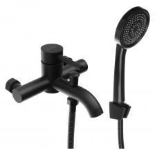 Смеситель для ванны СоюзКран с душем идеально подойдет для современных ванных комнат. Корпус выполнен из нержавеющей стали с черным покрытием, что придает изделию элегантный и стильный вид, устойчивый к царапинам и коррозии. Однорычажное управление и керамический картридж (35 мм) обеспечивают плавное и точное регулирование температуры и напора воды. Короткий излив и душевой комплект с лейкой на 1 режим и шлангом длиной 150 см делают этот смеситель удобным и функциональным. Надежное крепление с эксцентриками и держатель для лейки в комплекте позволяют легко установить изделие и наслаждаться комфортом при водных процедурах. Смеситель для ванны СоюзКран с душем идеально подойдет для современных ванных комнат. Корпус выполнен из нержавеющей стали с черным покрытием, что придает изделию элегантный и стильный вид, устойчивый к царапинам и коррозии. Однорычажное управление и керамический картридж (35 мм) обеспечивают плавное и точное регулирование температуры и напора воды. Короткий излив и душевой комплект с лейкой на 1 режим и шлангом длиной 150 см делают этот смеситель удобным и функциональным. Надежное крепление с эксцентриками и держатель для лейки в комплекте позволяют легко установить изделие и наслаждаться комфортом при водных процедурах.