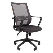 Офисное кресло CHAIRMAN 545 Россия ткань серый Б/П 00-07172424 - легкое компьютерное кресло нового поколения. Эта удобная, современная и универсальная модель подойдет для обустройства рабочего пространства в любом помещении. Сочетание минималистичности, компактности и удобной посадки позволяет использовать его и как операторское кресло, и как экономичное руководительское, и как кресло для домашнего офиса.Офисное кресло изготовлено с учетом анатомии человека: поясничная поддержка и удобные подлокотники сохраняют правильное положение тела в течение всего дня, помогая избежать перенапряжения в спине. Регулировка сиденья по высоте адаптирует кресло под рост пользователя, а плавный механизм качания с фиксацией в рабочем положении позволяет откинуться и расслабиться в перерывах между работой.Обивка сиденья выполнена из воздухопроницаемой ткани, которая не изнашивается после длительной эксплуатации. Спинка из сетчатого акрила обеспечивают воздухообмен во время использования. А прочный каркас и газлифт 3 класса выдерживают до 120 кг постоянной нагрузки. Офисное кресло CHAIRMAN 545 Россия ткань серый Б/П 00-07172424 - легкое компьютерное кресло нового поколения. Эта удобная, современная и универсальная модель подойдет для обустройства рабочего пространства в любом помещении. Сочетание минималистичности, компактности и удобной посадки позволяет использовать его и как операторское кресло, и как экономичное руководительское, и как кресло для домашнего офиса.Офисное кресло изготовлено с учетом анатомии человека: поясничная поддержка и удобные подлокотники сохраняют правильное положение тела в течение всего дня, помогая избежать перенапряжения в спине. Регулировка сиденья по высоте адаптирует кресло под рост пользователя, а плавный механизм качания с фиксацией в рабочем положении позволяет откинуться и расслабиться в перерывах между работой.Обивка сиденья выполнена из воздухопроницаемой ткани, которая не изнашивается после длительной эксплуатации. Спинка из сетчатого акрила обеспечивают воздухообмен во время использования. А прочный каркас и газлифт 3 класса выдерживают до 120 кг постоянной нагрузки.