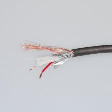 Микрофонный кабель 2x0,23 мм? предназначен для подключения микрофонной аппаратуры. Кабель имеет двойную экранировку, что обеспечивает защиту от электромагнитных помех. Внутренняя структура кабеля включает три слоя: первый состоит из 20 проводов из меди диаметром 0.12 мм каждый, покрытых поливинилхлоридом (ПВХ), второй также содержит 20 медных проводов диаметром 0.12 мм, но покрытых этиленвинилацетатом (ЭВА), третий слой состоит из 52 проводов из меди диаметром 0.1 мм. Кроме того, внутри кабеля находятся две параллельные линии из хлопчатобумажной нити (COTTON), а также алюминиевая фольга, которая служит дополнительным экраном. Внешний диаметр кабеля составляет 5,5 мм. Микрофонный кабель 2x0,23 мм? предназначен для подключения микрофонной аппаратуры. Кабель имеет двойную экранировку, что обеспечивает защиту от электромагнитных помех. Внутренняя структура кабеля включает три слоя: первый состоит из 20 проводов из меди диаметром 0.12 мм каждый, покрытых поливинилхлоридом (ПВХ), второй также содержит 20 медных проводов диаметром 0.12 мм, но покрытых этиленвинилацетатом (ЭВА), третий слой состоит из 52 проводов из меди диаметром 0.1 мм. Кроме того, внутри кабеля находятся две параллельные линии из хлопчатобумажной нити (COTTON), а также алюминиевая фольга, которая служит дополнительным экраном. Внешний диаметр кабеля составляет 5,5 мм.