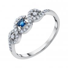 Серебряное кольцо с сапфиром и фианитами с родированием Серебряное кольцо с сапфиром и фианитами с родированием
