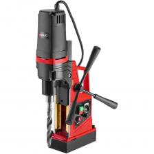 Магнитный сверлильный станок Ravic RV23 - это профессиональное оборудование, предназначенное для точного сверления отверстий спиральными сверлами диаметром до 23 мм. Станок оснащен реверсом для нарезания резьбы до М18, что расширяет его функциональность и делает его незаменимым инструментом для профессионалов. Станок оснащен мощным двигателем на 1500 Вт, который обеспечивает высокую эффективность работы. Частота вращения без нагрузки составляет 450 об/мин, что позволяет быстро и точно сверлить отверстия. Станок имеет надежное электромагнитное основание с силой магнитного притяжения 13500 Н, что гарантирует стабильность и безопасность работы. Магнитный сверлильный станок Ravic RV23 оборудован износостойкими направляющими типа "двойной ласточкин хвост", которые позволяют регулировать глубину сверления. Медные направляющие обеспечивают плавный ход режущего инструмента, что повышает точность сверления. Перемещение ходовой части - 230 мм, рабочий ход - 320 мм. Легкий и эргономичный корпус станка обеспечивает удобство и комфорт при работе. Магнитный сверлильный станок Ravic RV23 - это профессиональное оборудование, предназначенное для точного сверления отверстий спиральными сверлами диаметром до 23 мм. Станок оснащен реверсом для нарезания резьбы до М18, что расширяет его функциональность и делает его незаменимым инструментом для профессионалов. Станок оснащен мощным двигателем на 1500 Вт, который обеспечивает высокую эффективность работы. Частота вращения без нагрузки составляет 450 об/мин, что позволяет быстро и точно сверлить отверстия. Станок имеет надежное электромагнитное основание с силой магнитного притяжения 13500 Н, что гарантирует стабильность и безопасность работы. Магнитный сверлильный станок Ravic RV23 оборудован износостойкими направляющими типа "двойной ласточкин хвост", которые позволяют регулировать глубину сверления. Медные направляющие обеспечивают плавный ход режущего инструмента, что повышает точность сверления. Перемещение ходовой части - 230 мм, рабочий ход - 320 мм. Легкий и эргономичный корпус станка обеспечивает удобство и комфорт при работе.