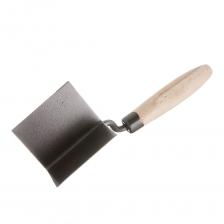 Кельма угловая Сибртех 80х60х60 мм с деревянной ручкой для внешних углов Кельма угловая Сибртех 80х60х60 мм с деревянной ручкой для внешних углов