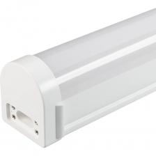 Высококачественные линейные светильники LARGO для производственных, промышленных, складских комплексов, а также для сельскохозяйственных предприятий и торговых помещений. Качественный технический свет с высокой световой эффективностью (140 лм/Вт). Светильники подойдут как для новых проектов, так и для модернизации систем освещения на основе люминесцентных линейных светильников. Более высокое качество света и экономия электроэнергии до 50%. Монтируются в несколько раз быстрее, чем обычные линейные светильники: соединение светильников между собой происходит в один клик. Накладной светильник 15 Вт. Корпус прямоугольный, белый пластик, влагозащищенный IP65. Питание AC 220-240В, драйвер встроенный. Коннектор питания 030992 поставляется отдельно. Скобы для накладного монтажа в комплекте. Максимальная мощность для подключения в линию 300 Вт. В комплекте одна заглушка и крепления для накладного монтажа. Коннектор питания в комплектацию не входит. Высококачественные линейные светильники LARGO для производственных, промышленных, складских комплексов, а также для сельскохозяйственных предприятий и торговых помещений. Качественный технический свет с высокой световой эффективностью (140 лм/Вт). Светильники подойдут как для новых проектов, так и для модернизации систем освещения на основе люминесцентных линейных светильников. Более высокое качество света и экономия электроэнергии до 50%. Монтируются в несколько раз быстрее, чем обычные линейные светильники: соединение светильников между собой происходит в один клик. Накладной светильник 15 Вт. Корпус прямоугольный, белый пластик, влагозащищенный IP65. Питание AC 220-240В, драйвер встроенный. Коннектор питания 030992 поставляется отдельно. Скобы для накладного монтажа в комплекте. Максимальная мощность для подключения в линию 300 Вт. В комплекте одна заглушка и крепления для накладного монтажа. Коннектор питания в комплектацию не входит.