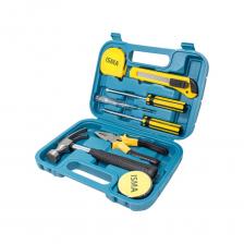 Набор универсальных инструментов от ISMA — это отличный выбор для любого домашнего мастера или ремонтника. Состоящий из 9 популярных предметов, этот комплект объединен в компактный и удобный кейс, который легко взять с собой.Комплектация набора:Отвертки:SL6X100 ммPH2X100 мм Позволяют эффективно работать с различными крепежными элементами.Универсальный нож: Идеален для резки проводов, кабелей и других материалов.Изолента ПВХ (5 м): Отлично подходит для изоляции проводов и соединения деталей.Комбинированные пассатижи (150 мм): Обеспечивают надежный захват и удержание предметов.Молоток-гвоздодер (230 гр): Удобен для удаления гвоздей и других крепежных элементов.Индикаторная отвертка (100-1000V): Позволяет проверять напряжение в электрических проводах.Рулетка (2 м): Для точного измерения расстояний и размеров.Удобство хранения и транспортировкиВсе инструменты хранятся в прочном пластиковом кейсе, который защищает их от повреждений и делает транспортировку максимально удобной.Этот набор универсален и прост в использовании, что делает его идеальным выбором для слесарных, монтажных и ремонтных работ. Не упустите возможность сделать свои домашние проекты более эффективными с набором инструментов ISMA! Набор универсальных инструментов от ISMA — это отличный выбор для любого домашнего мастера или ремонтника. Состоящий из 9 популярных предметов, этот комплект объединен в компактный и удобный кейс, который легко взять с собой.Комплектация набора:Отвертки:SL6X100 ммPH2X100 мм Позволяют эффективно работать с различными крепежными элементами.Универсальный нож: Идеален для резки проводов, кабелей и других материалов.Изолента ПВХ (5 м): Отлично подходит для изоляции проводов и соединения деталей.Комбинированные пассатижи (150 мм): Обеспечивают надежный захват и удержание предметов.Молоток-гвоздодер (230 гр): Удобен для удаления гвоздей и других крепежных элементов.Индикаторная отвертка (100-1000V): Позволяет проверять напряжение в электрических проводах.Рулетка (2 м): Для точного измерения расстояний и размеров.Удобство хранения и транспортировкиВсе инструменты хранятся в прочном пластиковом кейсе, который защищает их от повреждений и делает транспортировку максимально удобной.Этот набор универсален и прост в использовании, что делает его идеальным выбором для слесарных, монтажных и ремонтных работ. Не упустите возможность сделать свои домашние проекты более эффективными с набором инструментов ISMA!