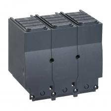 Клеммные заглушки представляют собой изолирующие аксессуары, используемые для защиты от прямых прикосновений к силовым цепям (степень защиты IP40, IK07). Длинные клеммные заглушки аппаратов SystemePact CCB 400-630 3Р, используются для переднего присоединения кабелей или изолированных шин. Клеммные заглушки представляют собой изолирующие аксессуары, используемые для защиты от прямых прикосновений к силовым цепям (степень защиты IP40, IK07). Длинные клеммные заглушки аппаратов SystemePact CCB 400-630 3Р, используются для переднего присоединения кабелей или изолированных шин.