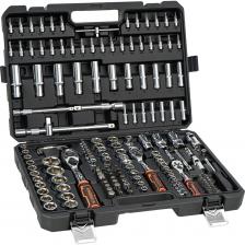 Набор инструментов "KINGQUEEN" 171 предмет отличается продуманной комплектацией, высоким качеством, данный набор инструментов предназначен для ремонта автомобилей и монтажа. Инструменты изготовлены из хромованадиевой стали,обладают антикоррозионной стойкостью. Двухкомпонентный состав рукояти и защитное покрытие на ключах-трещотках обеспечивают комфорт в работе. Кейс, в котором поставляется набор, выполнен из прочного материала и оснащен металлическими защелками, обеспечивающими безопасное хранение и транспортировку инструментов. В состав кейса входят отделения для каждого инструмента, что позволяет быстро и легко найти нужный предмет без необходимости искать его среди других. Набор инструментов "KINGQUEEN" 171 предмет отличается продуманной комплектацией, высоким качеством, данный набор инструментов предназначен для ремонта автомобилей и монтажа. Инструменты изготовлены из хромованадиевой стали,обладают антикоррозионной стойкостью. Двухкомпонентный состав рукояти и защитное покрытие на ключах-трещотках обеспечивают комфорт в работе. Кейс, в котором поставляется набор, выполнен из прочного материала и оснащен металлическими защелками, обеспечивающими безопасное хранение и транспортировку инструментов. В состав кейса входят отделения для каждого инструмента, что позволяет быстро и легко найти нужный предмет без необходимости искать его среди других.