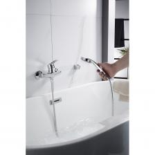 Смесители марки "ALOUTE" является новейшей разработкой завода сантехники марки OUTE и заслуженно завоевали себе популярность на отечественном рынке. Сантехника марки OUTE отличается надежностью и долговечностью. Все металлические детали изготавливаются из первичного сырья. Однорычажный смеситель ALOUTE предназначен для установки на умывальник, раковину. Благодаря монолитному изливу и керамическому картриджу с высокой пропускной способностью использовать смеситель действительно удобно. Корпус смесителя изготовлен из экологически чистого, надежного сплава алюминия, аналогов которому еще нет, этот материал с легкостью выдерживает внушительное количество перепадов температур, не ржавеет и легко чистится от налета. Окрашенное покрытие обеспечивает отличное сочетание как с гранитными мойками, так и с мойками из нержавеющей стали. Комплектуется аэратором, смягчающим воду и уменьшающим потребление воды. Полная высота смесителя - 90 мм, ширина корпуса - 180 мм, диаметр монтажных отверстий – 24 мм. Смесители марки "ALOUTE" является новейшей разработкой завода сантехники марки OUTE и заслуженно завоевали себе популярность на отечественном рынке. Сантехника марки OUTE отличается надежностью и долговечностью. Все металлические детали изготавливаются из первичного сырья. Однорычажный смеситель ALOUTE предназначен для установки на умывальник, раковину. Благодаря монолитному изливу и керамическому картриджу с высокой пропускной способностью использовать смеситель действительно удобно. Корпус смесителя изготовлен из экологически чистого, надежного сплава алюминия, аналогов которому еще нет, этот материал с легкостью выдерживает внушительное количество перепадов температур, не ржавеет и легко чистится от налета. Окрашенное покрытие обеспечивает отличное сочетание как с гранитными мойками, так и с мойками из нержавеющей стали. Комплектуется аэратором, смягчающим воду и уменьшающим потребление воды. Полная высота смесителя - 90 мм, ширина корпуса - 180 мм, диаметр монтажных отверстий – 24 мм.