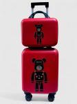 Дорожный набор XS Lats Чемодан 16 дюймов+бьюти кейс, медведь, красный Дорожный набор XS Lats Чемодан 16 дюймов+бьюти кейс, медведь, красный
