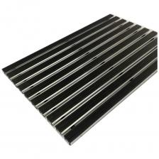 Грязезащитная придверная решетка ООО ПК ЦентрВход Эксперт резина, размер 1200x600 мм служит для удаления грязи и влаги с обуви людей.Рекомендуется использовать на улице перед входом или в тамбуре здания.Решётка работоспособна при любых видах атмосферного воздействия с температурой от -40 до +55 градусов Цельсия.Состоит из резиновых вставок на несущих профилях из алюминия, которые стянуты тросом из нержавеющей стали в группу, образующую единую систему грязезащитной решётки.Решетку можно укладывать как на гладкий пол, так и в специальный приямок.С низу решетки есть специальные резиновые ножки, они защищают напольное покрытие от повреждений и снижают уровень шума при эксплуатации решетки.Преимущества:Эффективная очистка обуви.Высокая прочность.Длительный период эксплуатации.Простота установки. Грязезащитная придверная решетка ООО ПК ЦентрВход Эксперт резина, размер 1200x600 мм служит для удаления грязи и влаги с обуви людей.Рекомендуется использовать на улице перед входом или в тамбуре здания.Решётка работоспособна при любых видах атмосферного воздействия с температурой от -40 до +55 градусов Цельсия.Состоит из резиновых вставок на несущих профилях из алюминия, которые стянуты тросом из нержавеющей стали в группу, образующую единую систему грязезащитной решётки.Решетку можно укладывать как на гладкий пол, так и в специальный приямок.С низу решетки есть специальные резиновые ножки, они защищают напольное покрытие от повреждений и снижают уровень шума при эксплуатации решетки.Преимущества:Эффективная очистка обуви.Высокая прочность.Длительный период эксплуатации.Простота установки.