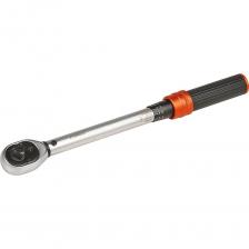 Динамометрический ключ применяется в различных сферах профессиональной деятельности для затяжки резьбовых соединений с точно заданным моментом. Достижение заданного момента сопровождается ощутимым щелчком и небольшим холостым ходом. Ключ изготовлен из высококачественной стали, что придает увеличенный рабочий ресурс и надежность в эксплуатации. Ручка из оксида алюминия, легкая и портативная, имеет ребристую поверхность для надежной фиксации в руке и предотвращения проскальзывания. Прочный храповый механизм выполнен из закаленного сплава хроммолибденовой стали. Финишное анодированное покрытие защищает ключ от воздействия коррозии, делает его более износостойким. Преимущества: 1. Длительный срок эксплуатации. 2. Надежность. 3. Кнопочный механизм фиксации и быстрого отсоединения головок и аксессуаров. 4. Надежный и точный контроль крутящего момента. 5. Эргономичная рукоятка из оксида алюминия. Динамометрический ключ применяется в различных сферах профессиональной деятельности для затяжки резьбовых соединений с точно заданным моментом. Достижение заданного момента сопровождается ощутимым щелчком и небольшим холостым ходом. Ключ изготовлен из высококачественной стали, что придает увеличенный рабочий ресурс и надежность в эксплуатации. Ручка из оксида алюминия, легкая и портативная, имеет ребристую поверхность для надежной фиксации в руке и предотвращения проскальзывания. Прочный храповый механизм выполнен из закаленного сплава хроммолибденовой стали. Финишное анодированное покрытие защищает ключ от воздействия коррозии, делает его более износостойким. Преимущества: 1. Длительный срок эксплуатации. 2. Надежность. 3. Кнопочный механизм фиксации и быстрого отсоединения головок и аксессуаров. 4. Надежный и точный контроль крутящего момента. 5. Эргономичная рукоятка из оксида алюминия.