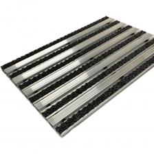 Грязезащитная придверная решетка ООО ПК ЦентрВход Эксперт ворс, размером 900x600 мм служит для удаления грязи и влаги с обуви людей. Применяется для установки в тамбуре или вестибюле зданий. Состоит из ворсовых вставок на алюминиевых профилях, которые стянуты тросом из нержавеющей стали в группу, образующую единую систему грязезащитной решетки. Решетка работоспособна с температурой от +5 до +55 градусов Цельсия. При минусовой температуре влажный ворс замерзает и утрачивает свои чистящие свойства. Решетку можно укладывать как на гладкий пол, так и в специальный приямок. Грязезащитная придверная решетка ООО ПК ЦентрВход Эксперт ворс, размером 900x600 мм служит для удаления грязи и влаги с обуви людей. Применяется для установки в тамбуре или вестибюле зданий. Состоит из ворсовых вставок на алюминиевых профилях, которые стянуты тросом из нержавеющей стали в группу, образующую единую систему грязезащитной решетки. Решетка работоспособна с температурой от +5 до +55 градусов Цельсия. При минусовой температуре влажный ворс замерзает и утрачивает свои чистящие свойства. Решетку можно укладывать как на гладкий пол, так и в специальный приямок.