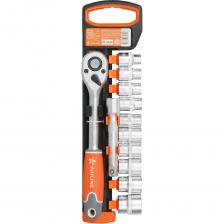 Набор головок с трещоткой 1/2" 72Т 12пр. (10-24мм, удлинитель 125мм) AIRLINE ATAO082 Головки торцевые изготовлены из высококачественной хром-ванадиевой стали, что придаёт им высокую прочность и долговечность. Финишное хромированное покрытие защищает головку от воздействия коррозии, делая ее более износостойкой. Продуманный профиль рабочей части головки предотвращает повреждение болтов и гаек, даже при самых высоких нагрузках. Все головки производятся по единой технологии на современных автоматизированных предприятиях. Тестирование происходит в собственной испытательной лаборатории, что является залогом качества и надежности. Артикул: ATAO082 Состав: металл/пластик Размер: 10,11,12,13,14,15,17,19,21,24мм Набор головок с трещоткой 1/2" 72Т 12пр. (10-24мм, удлинитель 125мм) AIRLINE ATAO082 Головки торцевые изготовлены из высококачественной хром-ванадиевой стали, что придаёт им высокую прочность и долговечность. Финишное хромированное покрытие защищает головку от воздействия коррозии, делая ее более износостойкой. Продуманный профиль рабочей части головки предотвращает повреждение болтов и гаек, даже при самых высоких нагрузках. Все головки производятся по единой технологии на современных автоматизированных предприятиях. Тестирование происходит в собственной испытательной лаборатории, что является залогом качества и надежности. Артикул: ATAO082 Состав: металл/пластик Размер: 10,11,12,13,14,15,17,19,21,24мм