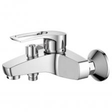 Смеситель для ванны ECONOCE серия 320 (EC0321) с коротким монолитным изливом произведен из цинкового сплава по технологии литья в песчаную форму. Данная технология позволяет достичь высокой структурной плотности и равномерной толщины стенок корпусного тела. Смеситель для ванной комнаты ECONOCE имеет устойчивое хромированное покрытие, которое защитит сантехнику от воздействия агрессивных моющих средств, предупреждает появления разводов и пятен. Керамический картридж D40-А обеспечивает плавное регулирование напора и температуры воды. Рукоятка смесителя поворачивается на 25 градусов по вертикали и 50 градусов по горизонтали, позволяя легко настроить поток воды. Тип крепления - эксцентрики (приобретаются отдельно), позволяет быстро и удобно установить смеситель на стену. Смеситель выполнен в классическом цвете хром, который гармонично сочетается с любым интерьером ванной комнаты. Смеситель для ванны ECONOCE серия 320 (EC0321) с коротким монолитным изливом произведен из цинкового сплава по технологии литья в песчаную форму. Данная технология позволяет достичь высокой структурной плотности и равномерной толщины стенок корпусного тела. Смеситель для ванной комнаты ECONOCE имеет устойчивое хромированное покрытие, которое защитит сантехнику от воздействия агрессивных моющих средств, предупреждает появления разводов и пятен. Керамический картридж D40-А обеспечивает плавное регулирование напора и температуры воды. Рукоятка смесителя поворачивается на 25 градусов по вертикали и 50 градусов по горизонтали, позволяя легко настроить поток воды. Тип крепления - эксцентрики (приобретаются отдельно), позволяет быстро и удобно установить смеситель на стену. Смеситель выполнен в классическом цвете хром, который гармонично сочетается с любым интерьером ванной комнаты.