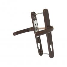 Дверная ручка / ручка для пластиковой двери ПВХ VETTORE PVH 85-28 выполнена из маталлического сплава. Ручка обладает глянцевым покрытием, насыщенным цветом и прочной конструкцией установки ручки, которая обеспечит долговечное использование ручки. Защелкой или замком не комплектуется. Толщина двери: от 35 – до 55 мм. Комплект: две ручки на одно дверное полотно, монтажный комплект, соединительный квадрат (8мм*8мм*110 мм). Дверная ручка / ручка для пластиковой двери ПВХ VETTORE PVH 85-28 выполнена из маталлического сплава. Ручка обладает глянцевым покрытием, насыщенным цветом и прочной конструкцией установки ручки, которая обеспечит долговечное использование ручки. Защелкой или замком не комплектуется. Толщина двери: от 35 – до 55 мм. Комплект: две ручки на одно дверное полотно, монтажный комплект, соединительный квадрат (8мм*8мм*110 мм).