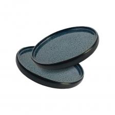 Набор сервировочных тарелок от бренда Homium будет украшением любого стола, задаст настроение каждому приему пищи, а также станет вашей визитной карточкой при организации званых ужинов и важных мероприятий.Дизайнерская тарелка с бортиками пригодится как для сервировки праздничного торжества, свадебного банкета, новогодней вечеринки, так и для любителей красивого оформления стола во время дружеского застолья.Благодаря необычному цветовому решению и оригинальному дизайну гармонично сочетается с любыми столовыми приборами и подходит для подачи блюд в кафе, ресторанах и банкетных залах.Диаметр сервировочного блюда (26 см) позволяет использовать его для подстановки под обеденные или закусочные тарелки, супницы, порционные горшочки для защиты стола от горячей посуды, крошек еды и капель.Тарелка с бортиками отлично подойдет для подачи фруктов, пиццы, размещения закусок, мясных и сырных нарезок и т.д.Блюдо для сервировки выполнено из керамики, которая отличается повышенной прочностью, устойчивостью к повреждениям и истиранию в процессе эксплуатации.Не впитывает запахи и сохраняет первоначальный вид даже после длительного использования.Набор состоит из 2 тарелок. Набор сервировочных тарелок от бренда Homium будет украшением любого стола, задаст настроение каждому приему пищи, а также станет вашей визитной карточкой при организации званых ужинов и важных мероприятий.Дизайнерская тарелка с бортиками пригодится как для сервировки праздничного торжества, свадебного банкета, новогодней вечеринки, так и для любителей красивого оформления стола во время дружеского застолья.Благодаря необычному цветовому решению и оригинальному дизайну гармонично сочетается с любыми столовыми приборами и подходит для подачи блюд в кафе, ресторанах и банкетных залах.Диаметр сервировочного блюда (26 см) позволяет использовать его для подстановки под обеденные или закусочные тарелки, супницы, порционные горшочки для защиты стола от горячей посуды, крошек еды и капель.Тарелка с бортиками отлично подойдет для подачи фруктов, пиццы, размещения закусок, мясных и сырных нарезок и т.д.Блюдо для сервировки выполнено из керамики, которая отличается повышенной прочностью, устойчивостью к повреждениям и истиранию в процессе эксплуатации.Не впитывает запахи и сохраняет первоначальный вид даже после длительного использования.Набор состоит из 2 тарелок.