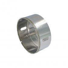 Коронка алмазная по керамограниту и керамике с центрирующим сверлом OXCRAFT 95 мм используется совместно с дрелью для сверления отверстий в кафеле, стекле, в изделиях из керамики и керамогранита. максимальная глубина сверления: 40 мм с центральным сверлом по стеклу для сверления керамики диаметр. 9,5 мм круглый хвостовик с 3 кромками высота режущей кромки 6 мм лазерная печать логотипа и размера на корпусе Коронка алмазная по керамограниту и керамике с центрирующим сверлом OXCRAFT 95 мм используется совместно с дрелью для сверления отверстий в кафеле, стекле, в изделиях из керамики и керамогранита. максимальная глубина сверления: 40 мм с центральным сверлом по стеклу для сверления керамики диаметр. 9,5 мм круглый хвостовик с 3 кромками высота режущей кромки 6 мм лазерная печать логотипа и размера на корпусе