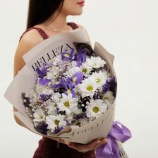 Букет живых цветов БУКЕТНАЯ ЛАВКА Букет ирисы и ромашки Букет живых цветов БУКЕТНАЯ ЛАВКА Букет ирисы и ромашки