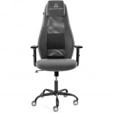 Кресло AVIATOR PLT — это стильное и функциональное решение для вашего рабочего пространства. Основание: Стальная крестовина, разборная, диаметром 640 мм, обеспечивающая устойчивость и надежность. Покрытие черной порошковой краской защищает от повреждений и придает современный вид. Ролики: Полиуретановые ролики с увеличенным диаметром 60 мм отлично подойдут для применения на паркете и ламинате, обеспечивая легкость передвижения и минимальное повреждение пола. Декоративная вставка добавляет уникальный стиль. Газовый лифт: Предоставляет возможность регулировки высоты кресла. Газовый лифт 3 класса обеспечивает надежность и долговечность при эксплуатации. Механизм регулировки: Позволяет изменять высоту и угол наклона кресла до 15 градусов с возможностью фиксирования в рабочем положении, что особенно удобно для создания индивидуального комфорта под вес пользователя. Подлокотники: T-образные пластиковые подлокотники с регулировкой по высоте обеспечивают дополнительный комфорт и поддержку. Наполнение: Сиденье выполнено из фанеры толщиной 10 мм, сочетает в себе вторичный ППУ высокой плотности и первичный ППУ плотностью не менее 22 кг/м?, что обеспечивает хорошую поддержку и долговечность. Металлокаркас спинки добавляет дополнительную устойчивость. Обивка: Ткань KUB, устойчивая к износу (не менее 50 000 по тесту Мартиндейла) и имеющая водоотталкивающую пропитку, подходит для активного использования. Вес: Кресло имеет вес нетто 11,7 кг и брутто 13,95 кг, что делает его достаточно легким для перемещения. Подголовник: Регулируемый подголовник на липучке позволяет настроить кресло под индивидуальные предпочтения. Допустимый вес пользователя: Кресло предназначено для пользователей весом до 120 кг, что делает его универсальным решением. Декоративная вышивка: Наличие вышивки на подушке и спинке придает креслу изысканный и стильный вид. Кресло AVIATOR PLT идеально подходит как для офисного, так и для домашнего использования, сочетая комфорт, стиль и функциональность. Кресло AVIATOR PLT — это стильное и функциональное решение для вашего рабочего пространства. Основание: Стальная крестовина, разборная, диаметром 640 мм, обеспечивающая устойчивость и надежность. Покрытие черной порошковой краской защищает от повреждений и придает современный вид. Ролики: Полиуретановые ролики с увеличенным диаметром 60 мм отлично подойдут для применения на паркете и ламинате, обеспечивая легкость передвижения и минимальное повреждение пола. Декоративная вставка добавляет уникальный стиль. Газовый лифт: Предоставляет возможность регулировки высоты кресла. Газовый лифт 3 класса обеспечивает надежность и долговечность при эксплуатации. Механизм регулировки: Позволяет изменять высоту и угол наклона кресла до 15 градусов с возможностью фиксирования в рабочем положении, что особенно удобно для создания индивидуального комфорта под вес пользователя. Подлокотники: T-образные пластиковые подлокотники с регулировкой по высоте обеспечивают дополнительный комфорт и поддержку. Наполнение: Сиденье выполнено из фанеры толщиной 10 мм, сочетает в себе вторичный ППУ высокой плотности и первичный ППУ плотностью не менее 22 кг/м?, что обеспечивает хорошую поддержку и долговечность. Металлокаркас спинки добавляет дополнительную устойчивость. Обивка: Ткань KUB, устойчивая к износу (не менее 50 000 по тесту Мартиндейла) и имеющая водоотталкивающую пропитку, подходит для активного использования. Вес: Кресло имеет вес нетто 11,7 кг и брутто 13,95 кг, что делает его достаточно легким для перемещения. Подголовник: Регулируемый подголовник на липучке позволяет настроить кресло под индивидуальные предпочтения. Допустимый вес пользователя: Кресло предназначено для пользователей весом до 120 кг, что делает его универсальным решением. Декоративная вышивка: Наличие вышивки на подушке и спинке придает креслу изысканный и стильный вид. Кресло AVIATOR PLT идеально подходит как для офисного, так и для домашнего использования, сочетая комфорт, стиль и функциональность.