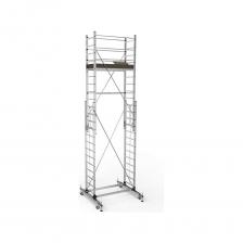 Рама имеет прочную стальную конструкцию на колесах для возможности передвижения. Рама имеет 4 регулируемых упора, исключающих возможность смещения конструкции во время работы. Надежная фиксация тетив лестниц в башмаках рамы. Выдвижные лестницы имеют надежные крепления на нужной высоте лесов. Опорная поверхность ступеней лестниц и рабочей площадки (платформы) имеют противоскользящее исполнение. Рабочая площадка (платформы) вышки-туры имеет люк для удобства эксплуатации. Рабочая площадка (платформы) имеет надежные крепления (крюки) для перемещения ее на нужную высоту. Вышка-тура имеет ограждения, являющиеся средством защиты на высоте, а также увеличивающие жесткость конструкции. Алюминиевый профиль 80х20 см, толщиной 1,5 мм. Подъем вышки происходит поступенчато. Настил с люком выполнены из алюминиевого рифленого листа 3 мм и алюминиевого профиля 20х80х1,5 мм. Неразборная рама основания вышки. Колеса и домкраты в комплекте с рамой. Рама имеет прочную стальную конструкцию на колесах для возможности передвижения. Рама имеет 4 регулируемых упора, исключающих возможность смещения конструкции во время работы. Надежная фиксация тетив лестниц в башмаках рамы. Выдвижные лестницы имеют надежные крепления на нужной высоте лесов. Опорная поверхность ступеней лестниц и рабочей площадки (платформы) имеют противоскользящее исполнение. Рабочая площадка (платформы) вышки-туры имеет люк для удобства эксплуатации. Рабочая площадка (платформы) имеет надежные крепления (крюки) для перемещения ее на нужную высоту. Вышка-тура имеет ограждения, являющиеся средством защиты на высоте, а также увеличивающие жесткость конструкции. Алюминиевый профиль 80х20 см, толщиной 1,5 мм. Подъем вышки происходит поступенчато. Настил с люком выполнены из алюминиевого рифленого листа 3 мм и алюминиевого профиля 20х80х1,5 мм. Неразборная рама основания вышки. Колеса и домкраты в комплекте с рамой.