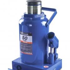 Бутылочный гидравлический домкрат Lavita — это надежный инструмент, разработанный для быстрого и безопасного подъема тяжелых предметов, таких как автомобили, грузовики и строительные конструкции. Этот домкрат идеально подходит как для профессионалов, так и для любителей, обеспечивая высокую производительность и удобство в использовании. Основные характеристики: Высокая грузоподъемность: Домкрат Lavita способен поднимать грузы весом до 50 тонн , что делает его идеальным для работы с легковыми и грузовыми автомобилями. Компактный и легкий дизайн: Благодаря своим компактным размерам и легкому весу, домкрат удобно хранить в багажнике автомобиля или в гараже, а также легко транспортировать. Прочная конструкция: Изготовленный из высококачественных материалов, домкрат обеспечивает надежность и долговечность. Устойчив к коррозии и механическим повреждениям, что гарантирует долгий срок службы. Удобство использования: Эргономичная ручка обеспечивает комфортный захват и легкость в управлении, а гидравлическая система позволяет быстро и плавно поднимать и опускать груз. Безопасность: Оснащен предохранительным клапаном, который предотвращает перегрузку и обеспечивает безопасность в процессе работы. Широкая база: Широкая опорная база обеспечивает стабильность и предотвращает опрокидывание во время работы, что особенно важно при подъеме тяжелых объектов. Бутылочный гидравлический домкрат Lavita — это надежное решение для тех, кто ценит качество и безопасность. Бутылочный гидравлический домкрат Lavita — это надежный инструмент, разработанный для быстрого и безопасного подъема тяжелых предметов, таких как автомобили, грузовики и строительные конструкции. Этот домкрат идеально подходит как для профессионалов, так и для любителей, обеспечивая высокую производительность и удобство в использовании. Основные характеристики: Высокая грузоподъемность: Домкрат Lavita способен поднимать грузы весом до 50 тонн , что делает его идеальным для работы с легковыми и грузовыми автомобилями. Компактный и легкий дизайн: Благодаря своим компактным размерам и легкому весу, домкрат удобно хранить в багажнике автомобиля или в гараже, а также легко транспортировать. Прочная конструкция: Изготовленный из высококачественных материалов, домкрат обеспечивает надежность и долговечность. Устойчив к коррозии и механическим повреждениям, что гарантирует долгий срок службы. Удобство использования: Эргономичная ручка обеспечивает комфортный захват и легкость в управлении, а гидравлическая система позволяет быстро и плавно поднимать и опускать груз. Безопасность: Оснащен предохранительным клапаном, который предотвращает перегрузку и обеспечивает безопасность в процессе работы. Широкая база: Широкая опорная база обеспечивает стабильность и предотвращает опрокидывание во время работы, что особенно важно при подъеме тяжелых объектов. Бутылочный гидравлический домкрат Lavita — это надежное решение для тех, кто ценит качество и безопасность.