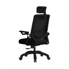 Удобство и комфорт Кресло компьютерное офисное CLASSMARK 166-1C со спинкой стула из пластика. Используя газлифт, ортопедическое кресло офисное для руководителя можно плавно регулировать по высоте. Стул компьютерный можно использовать как игровой или геймерский, он имеет механизм подъема. Компьютерное офисное кресло ортопедическое имеет черную полипропиленовую основу с черной сеткой. Качественное офисное кресло крутящееся разработано профессионалами с учетом анатомических особенностей спины и включает в себя все необходимые характеристики для долгой комфортной работы и учебы. Мягкое кресло для компьютера отлично подойдет как для взрослого, так и для ребенка, мальчика и девочки, школьника или подростка под стол. Надежная рама. Легкая сборка Кресло интерьерное выполнено в эргономичном дизайне, совмещает регулируемую спинку и подголовник, широкие подлокотники, которые фиксируют и сохраняют правильное положение позвоночника. В качестве наполнителя большого высокого стула используется полиэстер, который способствует активной вентиляции. Стильный офисный стул на ножках для работы за компьютером изготовлен из мощного надежного каркаса. Кресло рабочее выдерживает нагрузку до 120 кг и подходит для людей любой комплекции. Кресло игровое геймерское офисное на колесиках имеет пятилучевую крестовину с прочными полипропиленовыми колесами, которые обеспечивают бесшумное передвижение и не портят напольное покрытие. Офисный стул на колесиках имеет возможность задавать угол наклона спинки, исходя из ваших целей, хотите ли вы отдохнуть или поработать за столиком. Качество и практичность Многофункциональный офисный стульчик на колесах подойдет как для дома, для кабинета, так и для офиса. Мягкие кресла тканевые хорошо впишутся в любой интерьер комнаты: гостиную, кабинет, спальню или детскую, а также в офис. Материал обивки домашнего креслица с колесиками легко и просто чистить. Подлокотники для кресла и корпус выполнены из качественного полипропилена. Крестовина выполнена из высокопрочного пластика. Компьютерный стул для школьника имеет крутящиеся колесики, выполненные из нейлона. Стулья на колесиках, офисные кресла CLASSMARK отлично подойдут и в качестве детского кресла для компьютерного стола как для мальчика подростка, так и для девочки. Универсальный дизайн Компьютерное кресло мягкое анатомическое CLASSMARK - отличный подарок ребенку, школьнику или взрослому, который организует комфортную работу за столом и компьютером в течение длительного периода времени. Компьютерные кресла отличное дополнение интерьера, как мебель в комнату, для квартиры, школьная и офисная, для дома. Можно рассматривать как кресло в гостиную, для компьютера и пк, кресло компьютерное для школьника, а также для отдыха мягкое в стиле лофт. Мы гордимся тем, что предлагаем не только функциональность, но и эргономичный дизайн, который поддерживает правильную осанку и снижает нагрузку на вашу спину. Вы будете чувствовать себя комфортно и уверенно во время игры или работы за компьютером. Не упускайте возможность улучшить свой учебный или рабочий опыт с нашим топ черным офисным компьютерным креслом. Потрясающий дизайн и надежность, форма, комфорт и функциональность - все это ждет вас! Удобство и комфорт Кресло компьютерное офисное CLASSMARK 166-1C со спинкой стула из пластика. Используя газлифт, ортопедическое кресло офисное для руководителя можно плавно регулировать по высоте. Стул компьютерный можно использовать как игровой или геймерский, он имеет механизм подъема. Компьютерное офисное кресло ортопедическое имеет черную полипропиленовую основу с черной сеткой. Качественное офисное кресло крутящееся разработано профессионалами с учетом анатомических особенностей спины и включает в себя все необходимые характеристики для долгой комфортной работы и учебы. Мягкое кресло для компьютера отлично подойдет как для взрослого, так и для ребенка, мальчика и девочки, школьника или подростка под стол. Надежная рама. Легкая сборка Кресло интерьерное выполнено в эргономичном дизайне, совмещает регулируемую спинку и подголовник, широкие подлокотники, которые фиксируют и сохраняют правильное положение позвоночника. В качестве наполнителя большого высокого стула используется полиэстер, который способствует активной вентиляции. Стильный офисный стул на ножках для работы за компьютером изготовлен из мощного надежного каркаса. Кресло рабочее выдерживает нагрузку до 120 кг и подходит для людей любой комплекции. Кресло игровое геймерское офисное на колесиках имеет пятилучевую крестовину с прочными полипропиленовыми колесами, которые обеспечивают бесшумное передвижение и не портят напольное покрытие. Офисный стул на колесиках имеет возможность задавать угол наклона спинки, исходя из ваших целей, хотите ли вы отдохнуть или поработать за столиком. Качество и практичность Многофункциональный офисный стульчик на колесах подойдет как для дома, для кабинета, так и для офиса. Мягкие кресла тканевые хорошо впишутся в любой интерьер комнаты: гостиную, кабинет, спальню или детскую, а также в офис. Материал обивки домашнего креслица с колесиками легко и просто чистить. Подлокотники для кресла и корпус выполнены из качественного полипропилена. Крестовина выполнена из высокопрочного пластика. Компьютерный стул для школьника имеет крутящиеся колесики, выполненные из нейлона. Стулья на колесиках, офисные кресла CLASSMARK отлично подойдут и в качестве детского кресла для компьютерного стола как для мальчика подростка, так и для девочки. Универсальный дизайн Компьютерное кресло мягкое анатомическое CLASSMARK - отличный подарок ребенку, школьнику или взрослому, который организует комфортную работу за столом и компьютером в течение длительного периода времени. Компьютерные кресла отличное дополнение интерьера, как мебель в комнату, для квартиры, школьная и офисная, для дома. Можно рассматривать как кресло в гостиную, для компьютера и пк, кресло компьютерное для школьника, а также для отдыха мягкое в стиле лофт. Мы гордимся тем, что предлагаем не только функциональность, но и эргономичный дизайн, который поддерживает правильную осанку и снижает нагрузку на вашу спину. Вы будете чувствовать себя комфортно и уверенно во время игры или работы за компьютером. Не упускайте возможность улучшить свой учебный или рабочий опыт с нашим топ черным офисным компьютерным креслом. Потрясающий дизайн и надежность, форма, комфорт и функциональность - все это ждет вас!