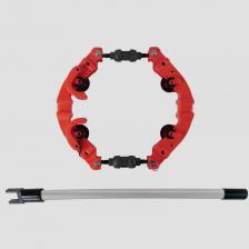 Для труб диаметром 350-450 мм.Ручной роторный труборез предназначен для точной и быстрой резки стальных труб ? 14" – 18" в стесненных условиях и труднодоступных местах.Благодаря 4-м роликам рез осуществляется в четырех местах и труборез достаточно поворачивать всего на 90-110 градусов вокруг оси заготовки. Для закрепления инструмента необходимо всего 127 мм свободного пространства вокруг трубы. Мощные направляющие гарантируют четкий рез.Ручной роторный труборез можно использовать в траншеях и котлованах, под водой, во взрывоопасной атмосфере (холодная отрезка), в местах, где запрещен шум, над головой, на трубных эстакадах и т.д. Для труб диаметром 350-450 мм.Ручной роторный труборез предназначен для точной и быстрой резки стальных труб ? 14" – 18" в стесненных условиях и труднодоступных местах.Благодаря 4-м роликам рез осуществляется в четырех местах и труборез достаточно поворачивать всего на 90-110 градусов вокруг оси заготовки. Для закрепления инструмента необходимо всего 127 мм свободного пространства вокруг трубы. Мощные направляющие гарантируют четкий рез.Ручной роторный труборез можно использовать в траншеях и котлованах, под водой, во взрывоопасной атмосфере (холодная отрезка), в местах, где запрещен шум, над головой, на трубных эстакадах и т.д.