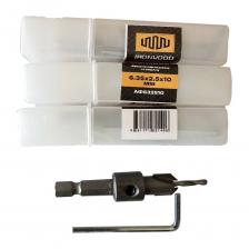 Фреза-зенкер по дереву со сверлом, 6.35x2.5x10 мм и 6.35x3х10 мм, комплект из 2 штук – это специальный инструмент, который может создавать, обрабатывать отверстия. Сверло по дереву можно использовать для сверления, но первоочередное назначение зенкера по дереву — это создания углублений для широких креплений, увеличение диаметра, обработка просверленных участков. Основное отличие от обычного сверла по дереву заключается в том, что фреза зенкер по дереву имеет больше двух лезвий, шире в диаметре. Фреза для деревообработки – это инструмент, используемый столярами и производителями мебели для создания отверстий в ДСП, ДВП, МДФ, ЛДСП и композитах. Такое сверло состоит из шестигранного хвостовика и конусного фрезера со встроенным сверлом, изготовлены из высокопрочной стали. Такая фреза оснащена режущими ножами для эффективного фрезерования углублений и отверстий до нужного диаметра. Для работы с конусным сверлом зенкером необходимо использовать фрезерный станок, оснащенный ЧПУ и соответствующей оснасткой. Ручной фрезер со сверлом используют для сверления отверстий перед зенковкой. Фреза делает процесс зенковки и сверления быстрым, легким и точным. Конусное сверло с зенкером представляет собой специализированную разновидность инструментов, способную выполнять сразу несколько операций. Сверло с зенкером по дереву обеспечивает качественный результат и является незаменимым инструментом для профессионалов в области деревообработки. Фреза-зенкер по дереву со сверлом, 6.35x2.5x10 мм и 6.35x3х10 мм, комплект из 2 штук – это специальный инструмент, который может создавать, обрабатывать отверстия. Сверло по дереву можно использовать для сверления, но первоочередное назначение зенкера по дереву — это создания углублений для широких креплений, увеличение диаметра, обработка просверленных участков. Основное отличие от обычного сверла по дереву заключается в том, что фреза зенкер по дереву имеет больше двух лезвий, шире в диаметре. Фреза для деревообработки – это инструмент, используемый столярами и производителями мебели для создания отверстий в ДСП, ДВП, МДФ, ЛДСП и композитах. Такое сверло состоит из шестигранного хвостовика и конусного фрезера со встроенным сверлом, изготовлены из высокопрочной стали. Такая фреза оснащена режущими ножами для эффективного фрезерования углублений и отверстий до нужного диаметра. Для работы с конусным сверлом зенкером необходимо использовать фрезерный станок, оснащенный ЧПУ и соответствующей оснасткой. Ручной фрезер со сверлом используют для сверления отверстий перед зенковкой. Фреза делает процесс зенковки и сверления быстрым, легким и точным. Конусное сверло с зенкером представляет собой специализированную разновидность инструментов, способную выполнять сразу несколько операций. Сверло с зенкером по дереву обеспечивает качественный результат и является незаменимым инструментом для профессионалов в области деревообработки.