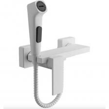 Смеситель Belz с гигиеническим душем станет идеальным выбором для вашего санитарного узла. Этот функциональный и стильный смеситель для биде предназначен для повышения уровня комфорта и удобства в ванной комнате. Изготовленный из прочной латуни, он гарантирует долговечность и надежность в эксплуатации. Хромированное покрытие не только придает изделию современный и эстетичный вид, но и защищает от коррозии, облегчая уход за сантехникой. Смеситель с гигиенической лейкой предлагается в комплекте с душем, что позволяет обеспечить безупречную гигиену и комфорт при использовании. Гигиеническая лейка прекрасно справляется с функцией подачи воды и идеально подойдет для установки в туалет. Благодаря высококачественным материалам и продуманной конструкции, этот смеситель для биде обеспечит стабильный напор и хорошую производительность даже при низком давлении воды. Установка данного смесителя не займет много времени и сил, а его универсальный дизайн впишется в любой интерьер. Смеситель Belz с гигиеническим душем – это не только необходимая сантехническая принадлежность, но и отличный элемент декора вашей ванной комнаты. Выбирайте надежность и качество, доверяя специализированным товарам, подходящим для соблюдения личной гигиены. Этот смеситель для биде с гигиенической лейкой станет отличным решением для каждого, кто ценит комфорт и чистоту. Смеситель Belz с гигиеническим душем станет идеальным выбором для вашего санитарного узла. Этот функциональный и стильный смеситель для биде предназначен для повышения уровня комфорта и удобства в ванной комнате. Изготовленный из прочной латуни, он гарантирует долговечность и надежность в эксплуатации. Хромированное покрытие не только придает изделию современный и эстетичный вид, но и защищает от коррозии, облегчая уход за сантехникой. Смеситель с гигиенической лейкой предлагается в комплекте с душем, что позволяет обеспечить безупречную гигиену и комфорт при использовании. Гигиеническая лейка прекрасно справляется с функцией подачи воды и идеально подойдет для установки в туалет. Благодаря высококачественным материалам и продуманной конструкции, этот смеситель для биде обеспечит стабильный напор и хорошую производительность даже при низком давлении воды. Установка данного смесителя не займет много времени и сил, а его универсальный дизайн впишется в любой интерьер. Смеситель Belz с гигиеническим душем – это не только необходимая сантехническая принадлежность, но и отличный элемент декора вашей ванной комнаты. Выбирайте надежность и качество, доверяя специализированным товарам, подходящим для соблюдения личной гигиены. Этот смеситель для биде с гигиенической лейкой станет отличным решением для каждого, кто ценит комфорт и чистоту.