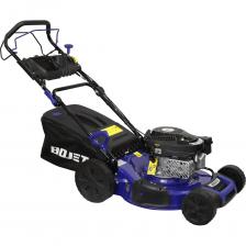 Бензиновая самоходная газонокосилка BOJET GLMS-51 представляет собой надежное решение для ухода за газоном, обладая полупрофессиональным классом. Оснащенная мощным четырехтактным двигателем RATO RV170-S, она обеспечивает стабильную работу с мощностью 2,8 кВт. Ширина скашивания в 51 см позволяет эффективно обрабатывать большие участки, а наличие восьми режимов регулировки высоты скашивания от 25 до 70 мм обеспечивает гибкость в настройке под различные условия. Комбинированный травосборник объемом 65 литров позволяет собирать значительное количество травы, а боковой выброс и функция мульчирования упрощают уход за газоном. Металлический корпус обеспечивает долговечность, а складная ручка облегчает хранение. Большие задние колеса на подшипниках и ременной привод способствуют легкому перемещению и маневренности. Бензиновая самоходная газонокосилка BOJET GLMS-51 представляет собой надежное решение для ухода за газоном, обладая полупрофессиональным классом. Оснащенная мощным четырехтактным двигателем RATO RV170-S, она обеспечивает стабильную работу с мощностью 2,8 кВт. Ширина скашивания в 51 см позволяет эффективно обрабатывать большие участки, а наличие восьми режимов регулировки высоты скашивания от 25 до 70 мм обеспечивает гибкость в настройке под различные условия. Комбинированный травосборник объемом 65 литров позволяет собирать значительное количество травы, а боковой выброс и функция мульчирования упрощают уход за газоном. Металлический корпус обеспечивает долговечность, а складная ручка облегчает хранение. Большие задние колеса на подшипниках и ременной привод способствуют легкому перемещению и маневренности.