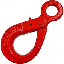 Крюк самозакрывающийся с проушиной 3,15 тонны применяется в качестве грузозахватного элемента в стропах грузоподъемных и в различных грузоподъёмных механизмах, от ручных талей до подъёмных кранов. Также применяется, при изготовлении буксировочных тросов. Для установки на цепь используется соединительное звено. Самозапирающийся механизм замка предотвращает расстроповку груза. Под нагрузкой замок крюка принудительно закрывается, открыть его возможно только после отжатия предохранителя. В крюк вмонтированы соединительный штифт и предохранительная пружина. Класс прочности: 8. Коэффициент запаса прочности: 4:1. Поверхность окрашена. Крюк самозакрывающийся с проушиной 3,15 тонны применяется в качестве грузозахватного элемента в стропах грузоподъемных и в различных грузоподъёмных механизмах, от ручных талей до подъёмных кранов. Также применяется, при изготовлении буксировочных тросов. Для установки на цепь используется соединительное звено. Самозапирающийся механизм замка предотвращает расстроповку груза. Под нагрузкой замок крюка принудительно закрывается, открыть его возможно только после отжатия предохранителя. В крюк вмонтированы соединительный штифт и предохранительная пружина. Класс прочности: 8. Коэффициент запаса прочности: 4:1. Поверхность окрашена.